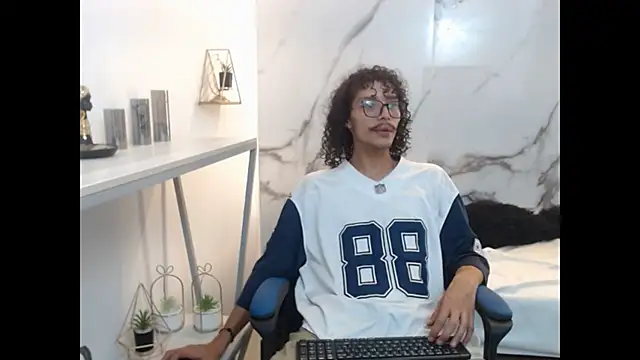 KittyStarmorbid online show from May 27, 2026, 1:51 pm
