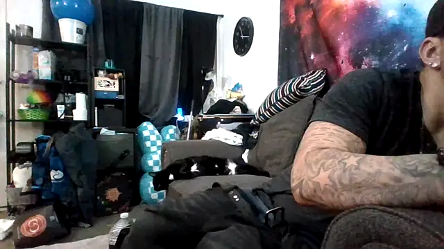 Snapshot of Antoniothedon chatting on May 13, 2026, 6:20 am Antoniothedon online show from May 13, 2026, 6:20 am