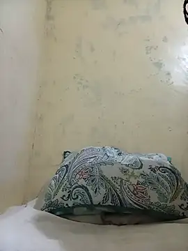 sexxylucia online show from February 9, 2026, 11:03 pm