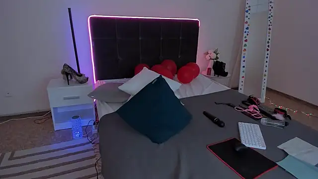 Snapshot of CassieEvans chatting on March 8, 2025, 10:00 am CassieEvans online show from March 8, 2025, 10:00 am