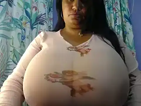 Snapshot of _sonia_bigboobs chatting on January 5, 2025, 1:04 pm sonia bigboobs online show from January 5, 2025, 1:04 pm