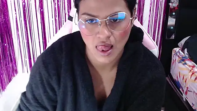 SweetAlmaa online show from May 13, 2026, 10:00 am
