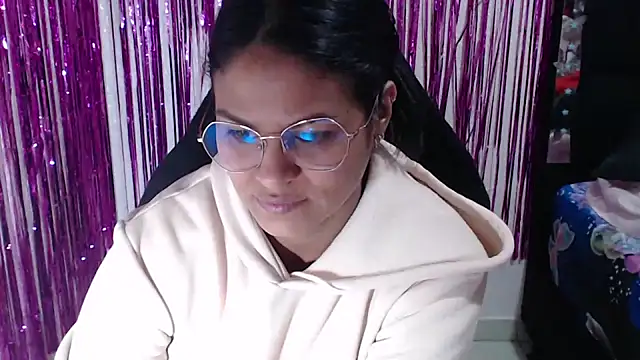 SweetAlmaa online show from April 21, 2026, 9:38 am