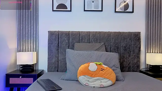 Ema Stone65 online show from February 26, 2026, 7:47 pm