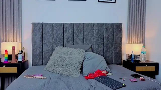 Ema Stone65 online show from October 17, 2025, 10:00 pm