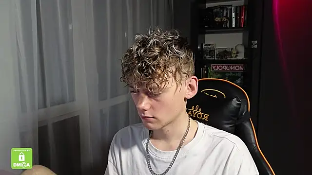 Snapshot of Keytaro chatting on November 7, 2025, 2:54 pm Keytaro online show from November 7, 2025, 2:54 pm