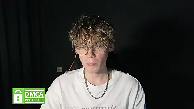 Snapshot of Keytaro chatting on April 29, 2026, 1:32 am Keytaro online show from April 29, 2026, 1:32 am