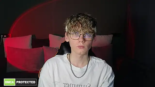 Keytaro online show from April 5, 2026, 11:11 pm