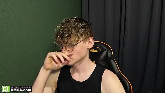 Keytaro online show from February 15, 2026, 3:22 pm