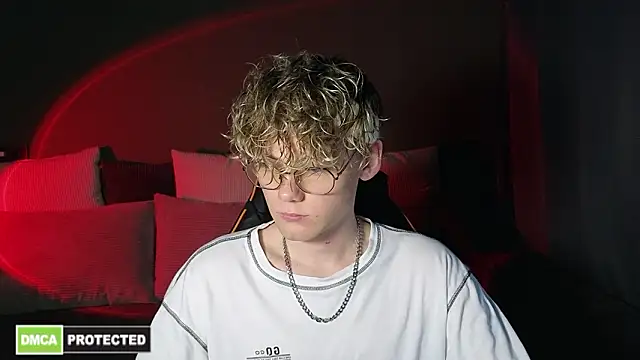 Keytaro online show from March 29, 2026, 1:13 pm