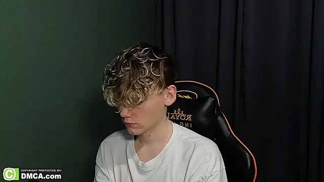 Keytaro online show from February 11, 2026, 11:26 pm