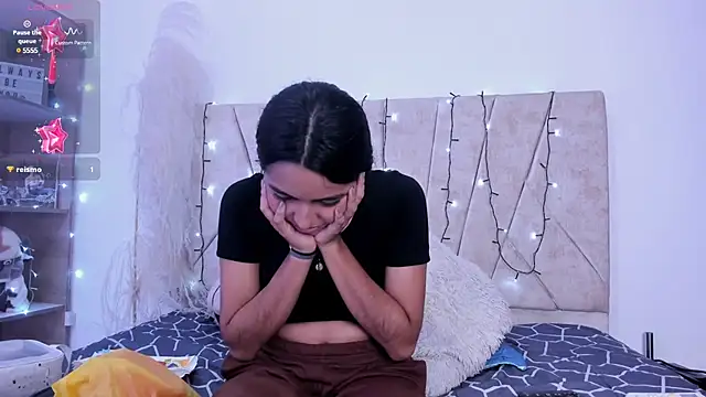 Kaela18 online show from December 12, 2024, 6:53 pm