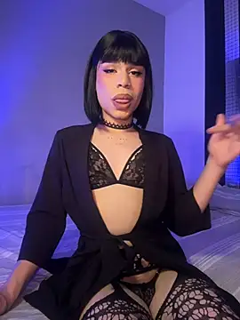 LucyGiraldo online show from July 2, 2026, 5:41 pm