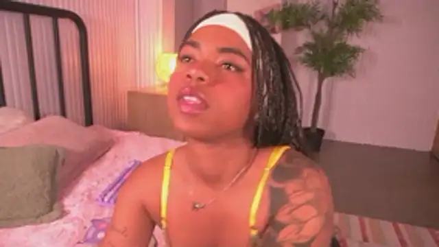 Snapshot of Marce_22 chatting on February 26, 2026, 11:10 am Marce 22 online show from February 26, 2026, 11:10 am