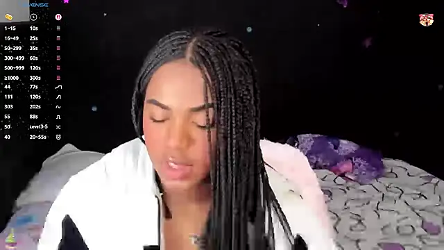 Snapshot of Marce_22 chatting on December 18, 2025, 5:45 am Marce 22 online show from December 18, 2025, 5:45 am