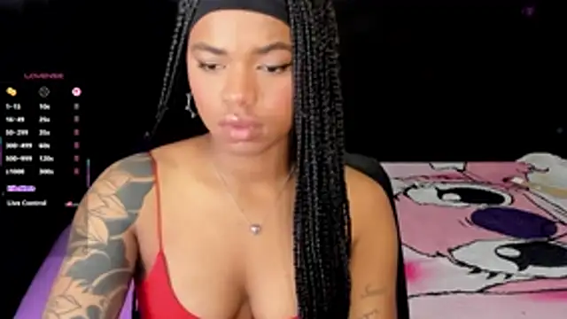 Snapshot of Marce_22 chatting on January 8, 2026, 12:05 am Marce 22 online show from January 8, 2026, 12:05 am