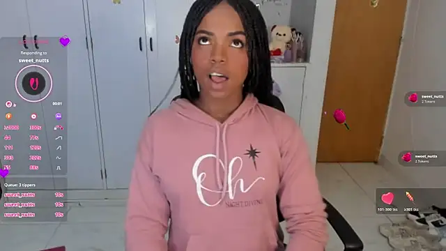 Snapshot of Marce_22 chatting on February 21, 2026, 4:58 am Marce 22 online show from February 21, 2026, 4:58 am