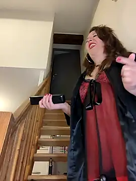 Snapshot of Candy-Desire chatting on December 17, 2024, 8:32 pm Candy-Desire online show from December 17, 2024, 8:32 pm