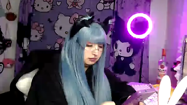 lussyevans24 online show from May 24, 2026, 2:33 am
