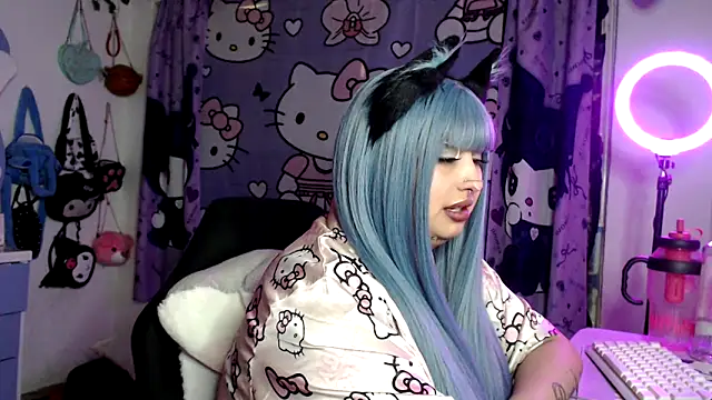 lussyevans24 online show from May 11, 2026, 3:52 am