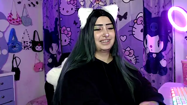 lussyevans24 online show from October 24, 2025, 5:28 am