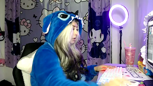 lussyevans24 online show from November 11, 2025, 3:45 am