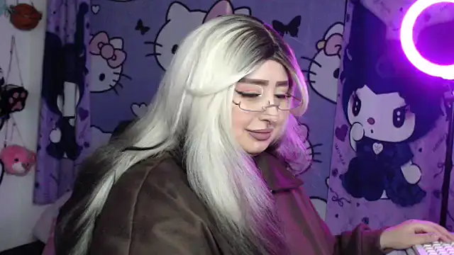 lussyevans24 online show from May 28, 2026, 3:25 am