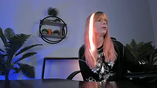 Snapshot of LexiWenford chatting on February 26, 2025, 2:41 am LexiWenford online show from February 26, 2025, 2:41 am