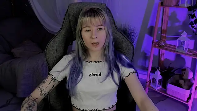 Snapshot of LexiWenford chatting on November 4, 2025, 2:48 am LexiWenford online show from November 4, 2025, 2:48 am