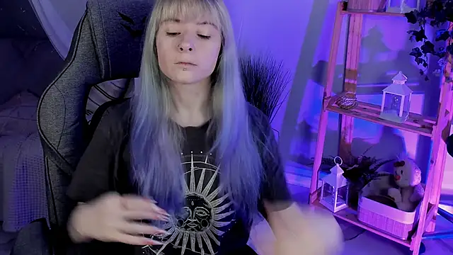 Snapshot of LexiWenford chatting on November 5, 2025, 2:47 am LexiWenford online show from November 5, 2025, 2:47 am