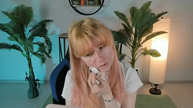 Snapshot of LexiWenford chatting on March 11, 2025, 2:42 am LexiWenford online show from March 11, 2025, 2:42 am