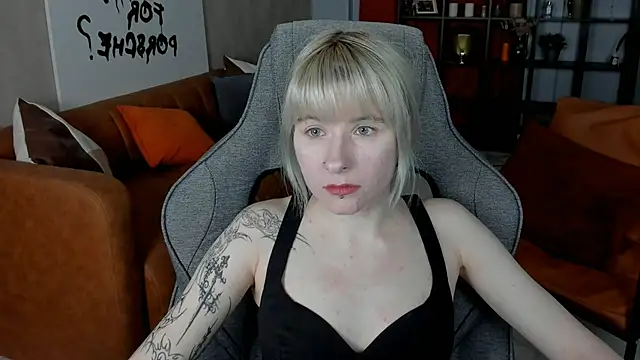 Snapshot of LexiWenford chatting on November 11, 2025, 3:01 am LexiWenford online show from November 11, 2025, 3:01 am