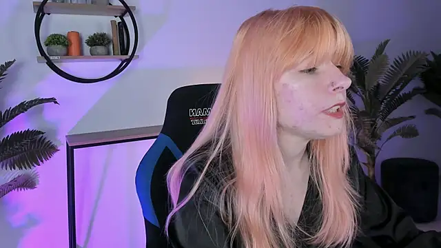 Snapshot of LexiWenford chatting on March 3, 2025, 5:47 am LexiWenford online show from March 3, 2025, 5:47 am