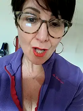 Snapshot of Viola8p chatting on March 29, 2026, 1:35 pm Viola8p online show from March 29, 2026, 1:35 pm