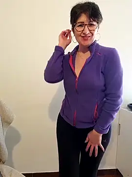 Snapshot of Viola8p chatting on March 16, 2026, 10:08 am Viola8p online show from March 16, 2026, 10:08 am