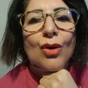 Viola8p online show from November 28, 2025, 3:23 pm