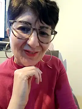 Snapshot of Viola8p chatting on March 5, 2026, 10:45 am Viola8p online show from March 5, 2026, 10:45 am