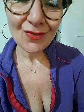 Snapshot of Viola8p chatting on March 1, 2026, 10:37 am Viola8p online show from March 1, 2026, 10:37 am