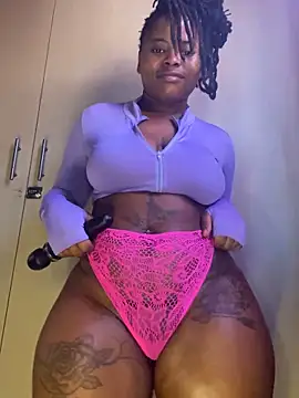 Snapshot of DiamondGoddes chatting on September 19, 2025, 1:15 pm DiamondGoddes online show from September 19, 2025, 1:15 pm