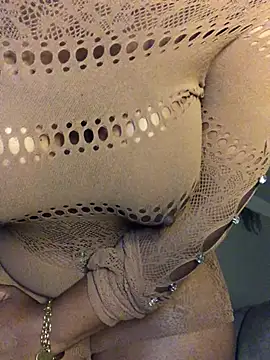 Snapshot of DiamondGoddes chatting on February 28, 2025, 6:20 pm DiamondGoddes online show from February 28, 2025, 6:20 pm