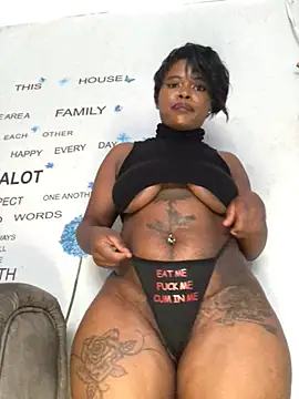 Snapshot of DiamondGoddes chatting on February 15, 2025, 3:17 pm DiamondGoddes online show from February 15, 2025, 3:17 pm