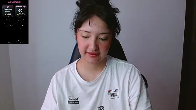 alexaa08 online show from April 5, 2026, 3:08 pm