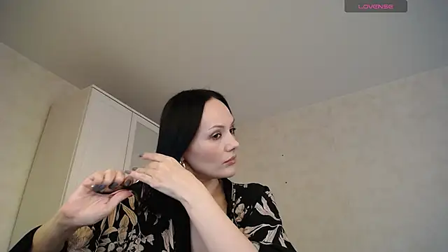 Devil Goddess online show from November 28, 2025, 1:11 pm