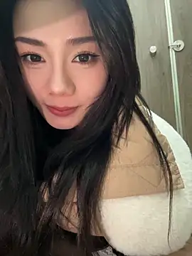 Snapshot of Asia-Melody chatting on March 7, 2025, 11:18 am Asia-Melody online show from March 7, 2025, 11:18 am