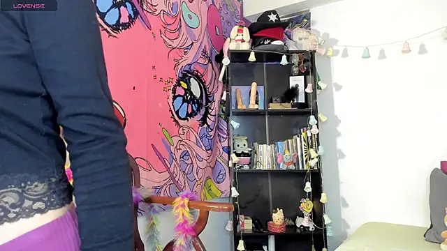 kittyzenn online show from November 12, 2025, 3:27 pm