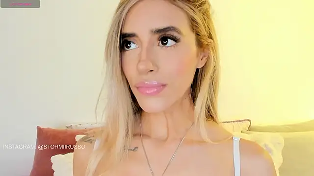 Snapshot of StormiRusso chatting on March 17, 2026, 1:19 am StormiRusso online show from March 17, 2026, 1:19 am