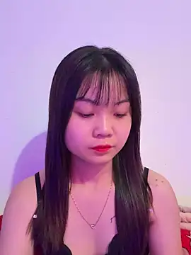 Snapshot of Maeve2k5 chatting on November 9, 2025, 3:32 am Maeve2k5 online show from November 9, 2025, 3:32 am