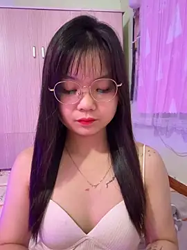 Snapshot of Maeve2k5 chatting on October 16, 2025, 1:03 am Maeve2k5 online show from October 16, 2025, 1:03 am