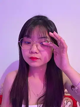 Snapshot of Maeve2k5 chatting on November 5, 2025, 2:36 am Maeve2k5 online show from November 5, 2025, 2:36 am