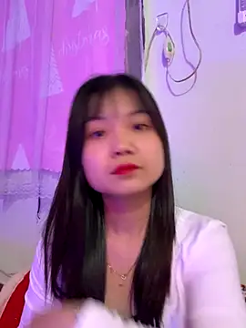 Snapshot of Maeve2k5 chatting on October 23, 2025, 1:04 am Maeve2k5 online show from October 23, 2025, 1:04 am